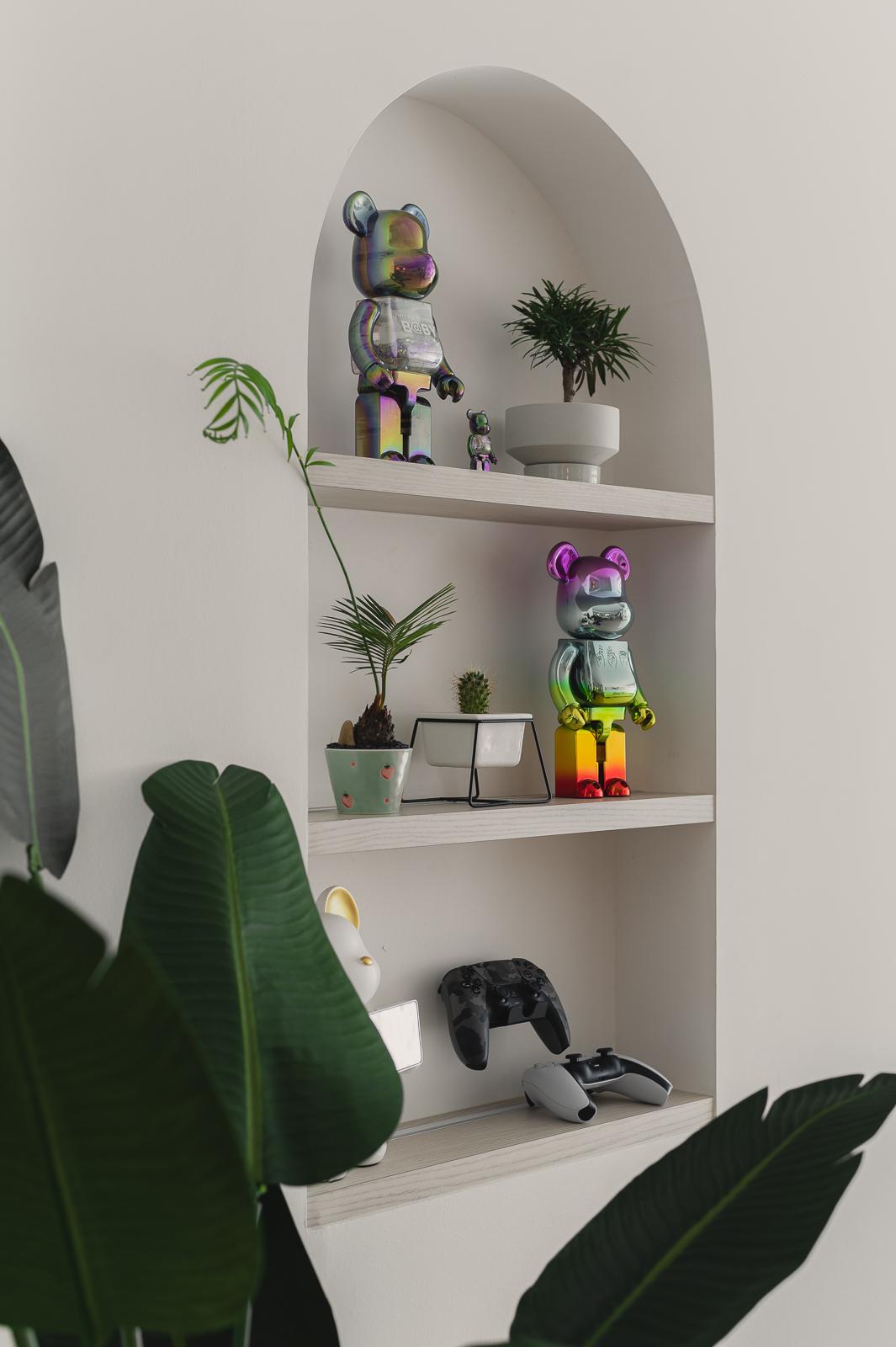 Minimalist Living Room with Bookshelf and Display Cabinets