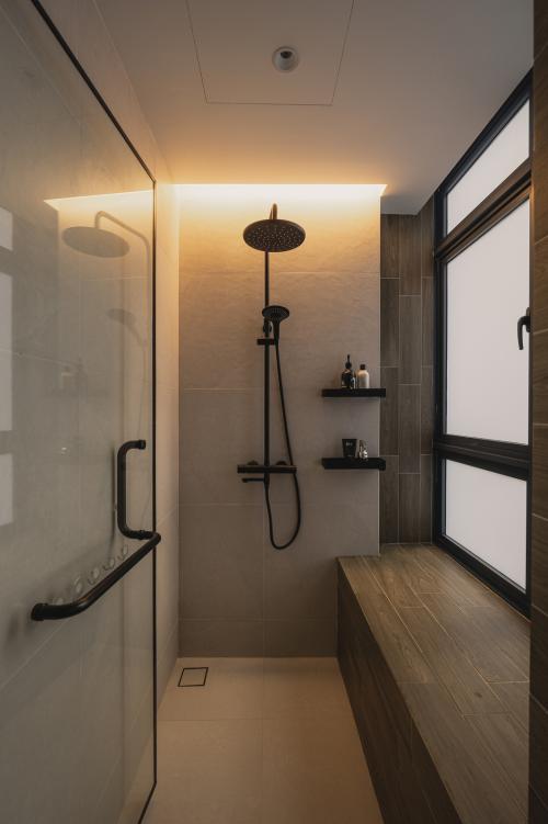 Minimalist Bathroom at City Square Residences