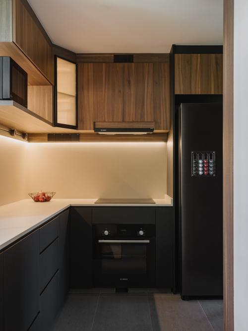 Modern Kitchen at Waterfront Key