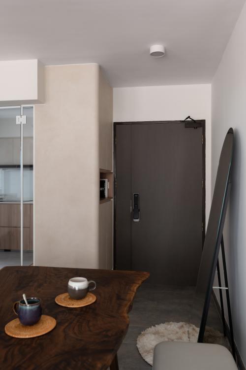 Scandinavian Entryway at 434A Fernvale Road