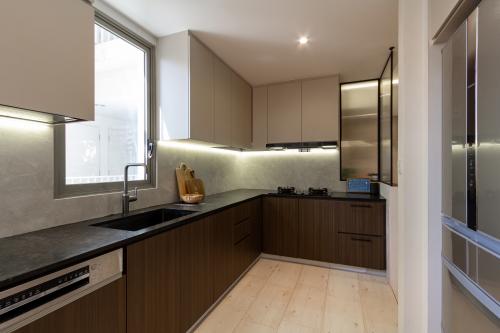 Modern Dining Room at Pasir Ris Rise