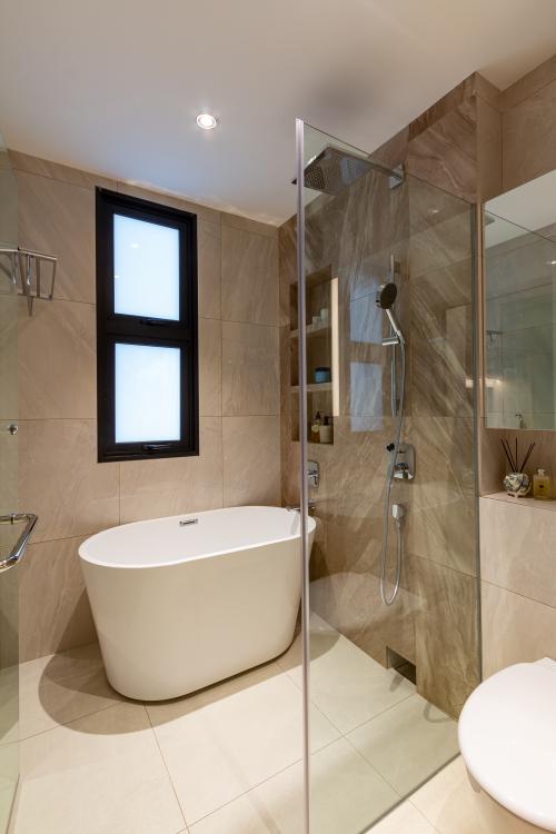 Modern Bathroom at Cairnhill Road