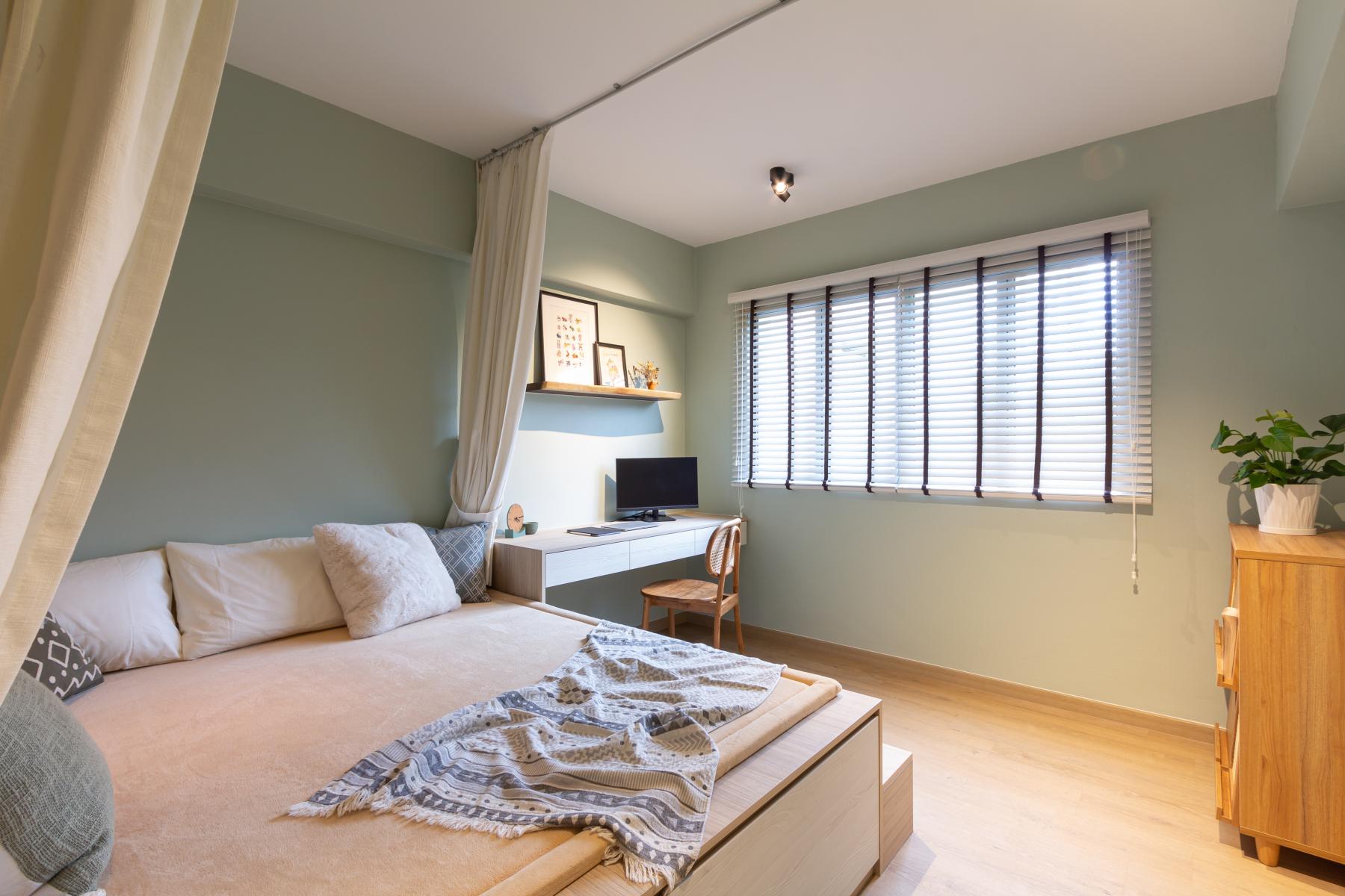 Modern Bedroom with Built-in Bed and Day Bed