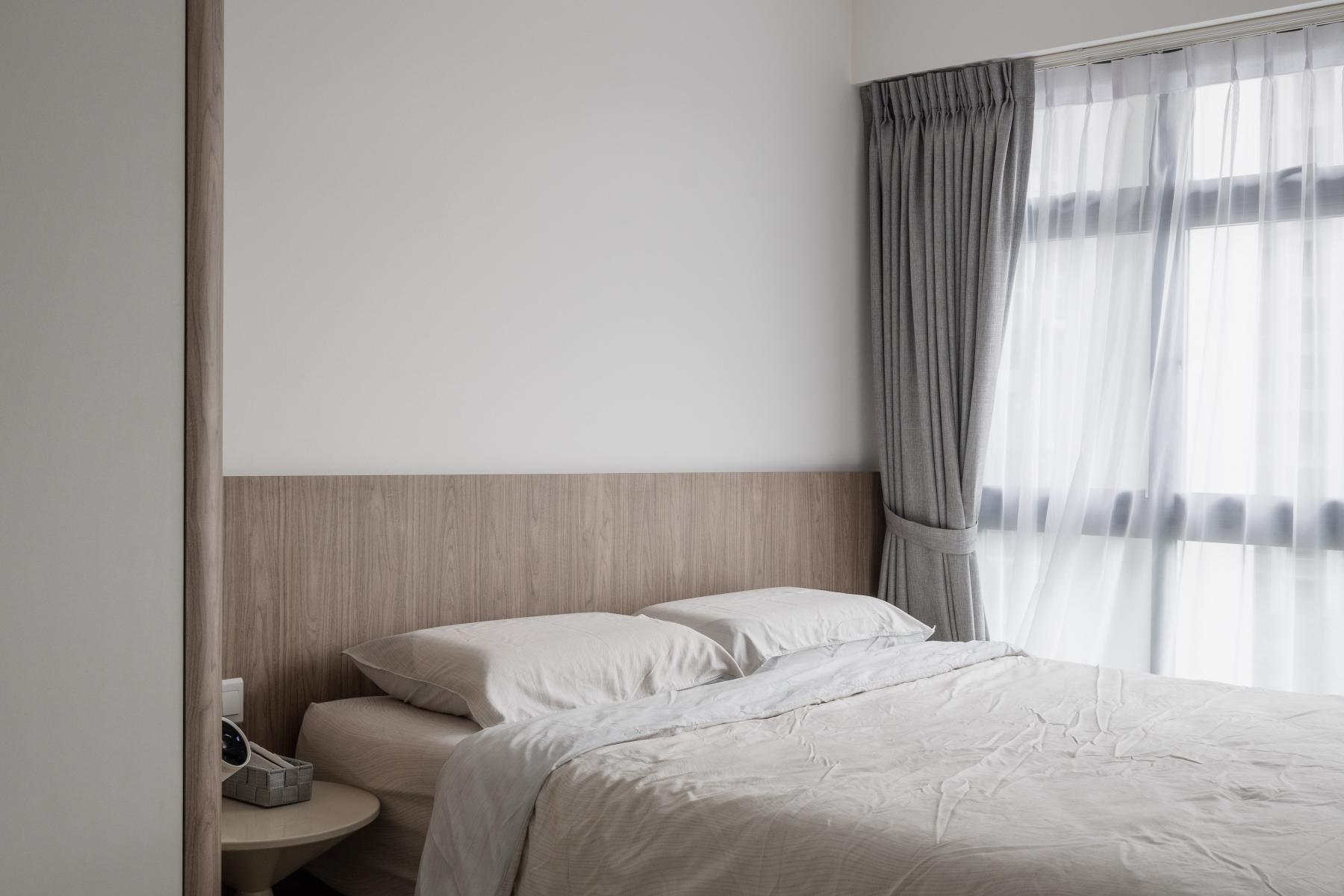 Modern Bedroom with Wardrobe and Bed