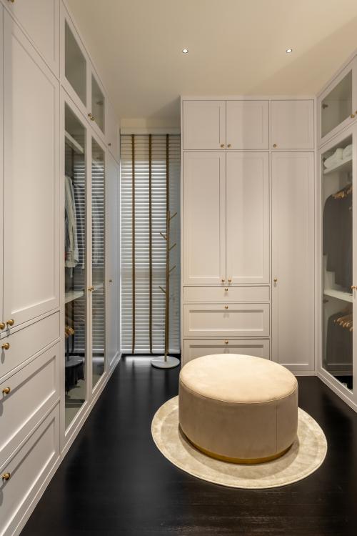 Eclectic Walk-in Wardrobe at Langsat Road