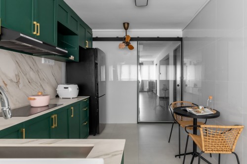 Modern Kitchen at Jurong East Street 32
