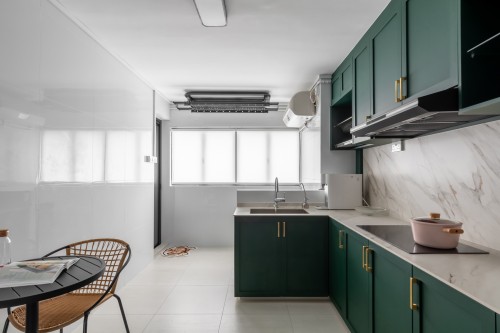 Modern Kitchen at Jurong East Street 32
