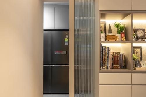 Modern Dining Room at Sembawang Drive