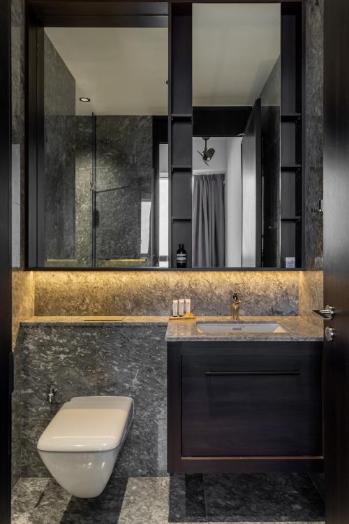 Asian Bathroom at Sky Everton