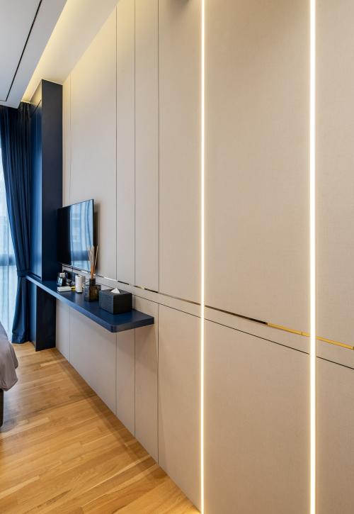 Contemporary Bedroom at 12 amber road