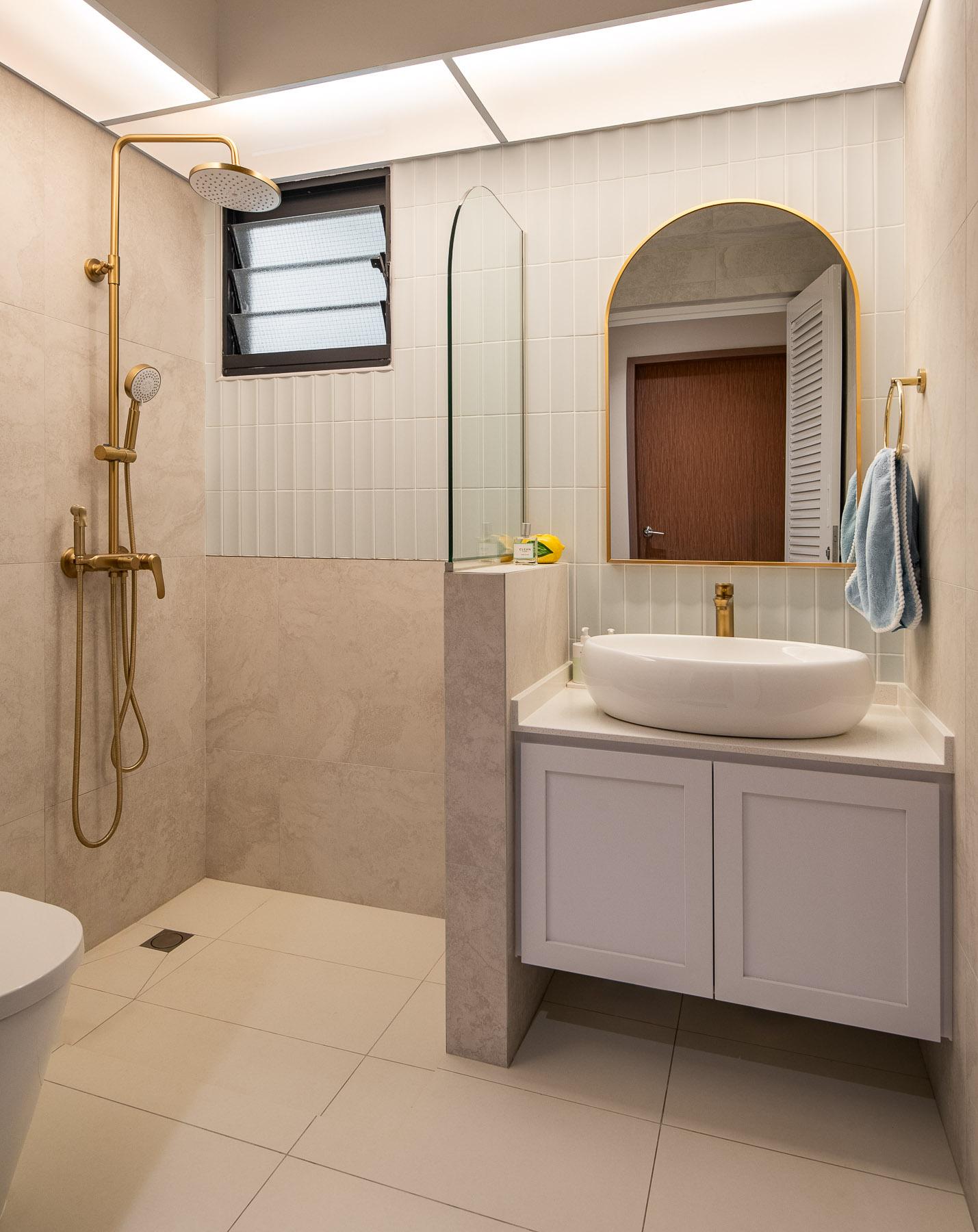 Scandinavian Bathroom with Countertop and Homogeneous Tiles