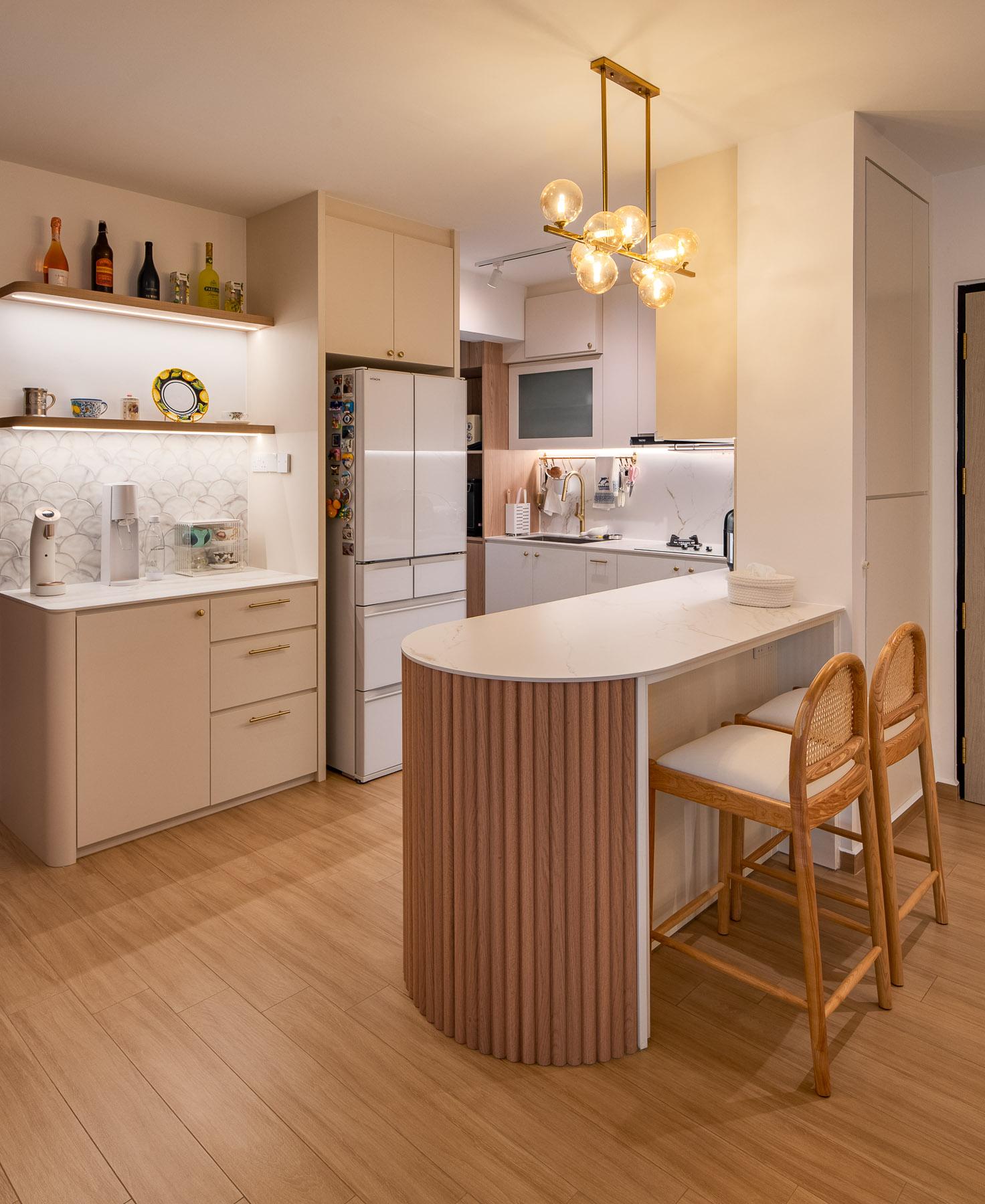 Scandinavian Kitchen with Open Kitchen and Kitchen Backsplash