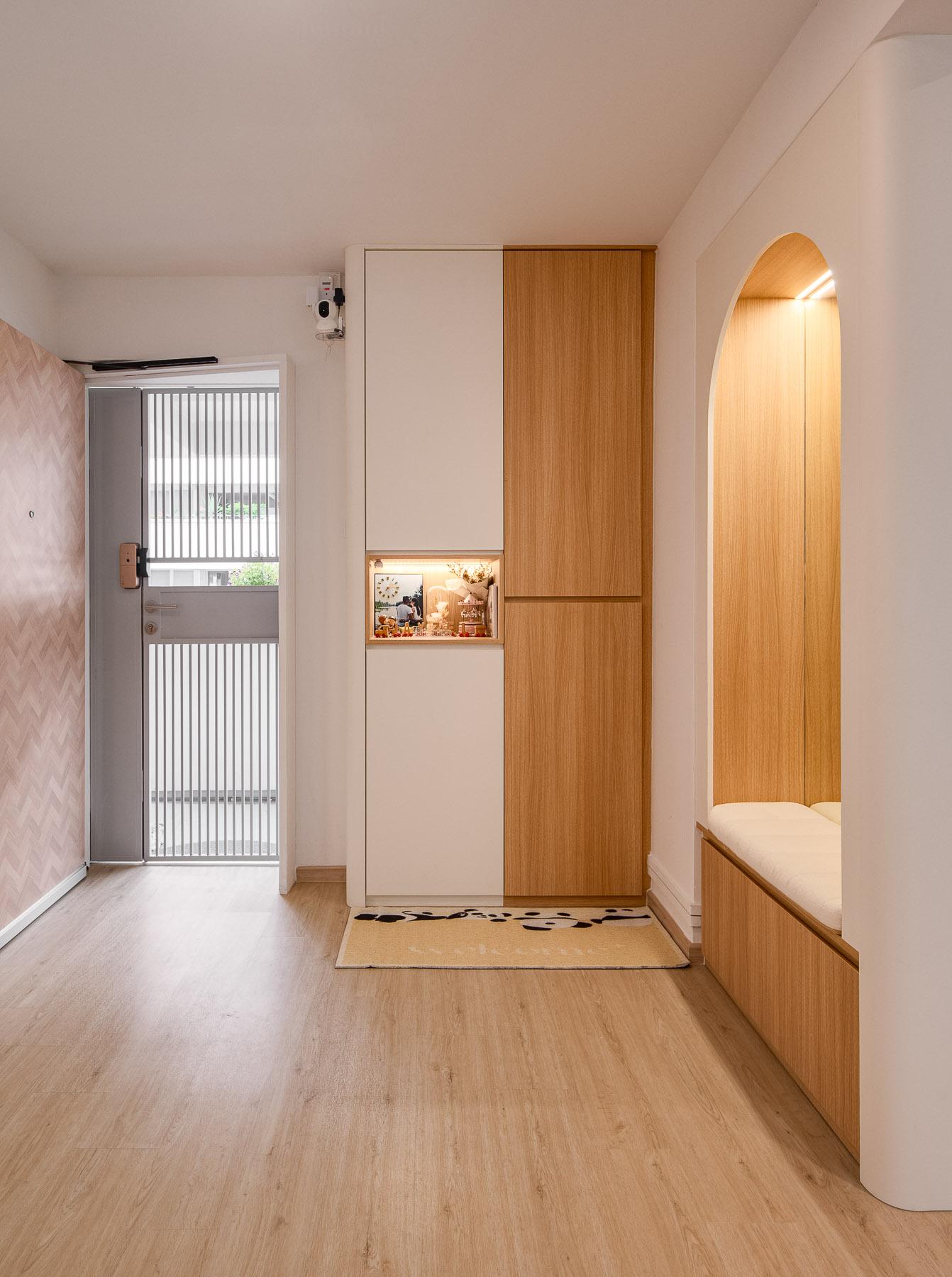Modern Entryway with Mirror and Seating Bench