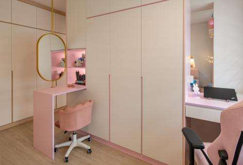Modern Bedroom at 486a tampines