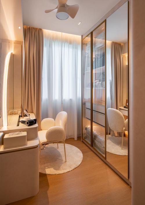 Contemporary Bedroom at treasure 17