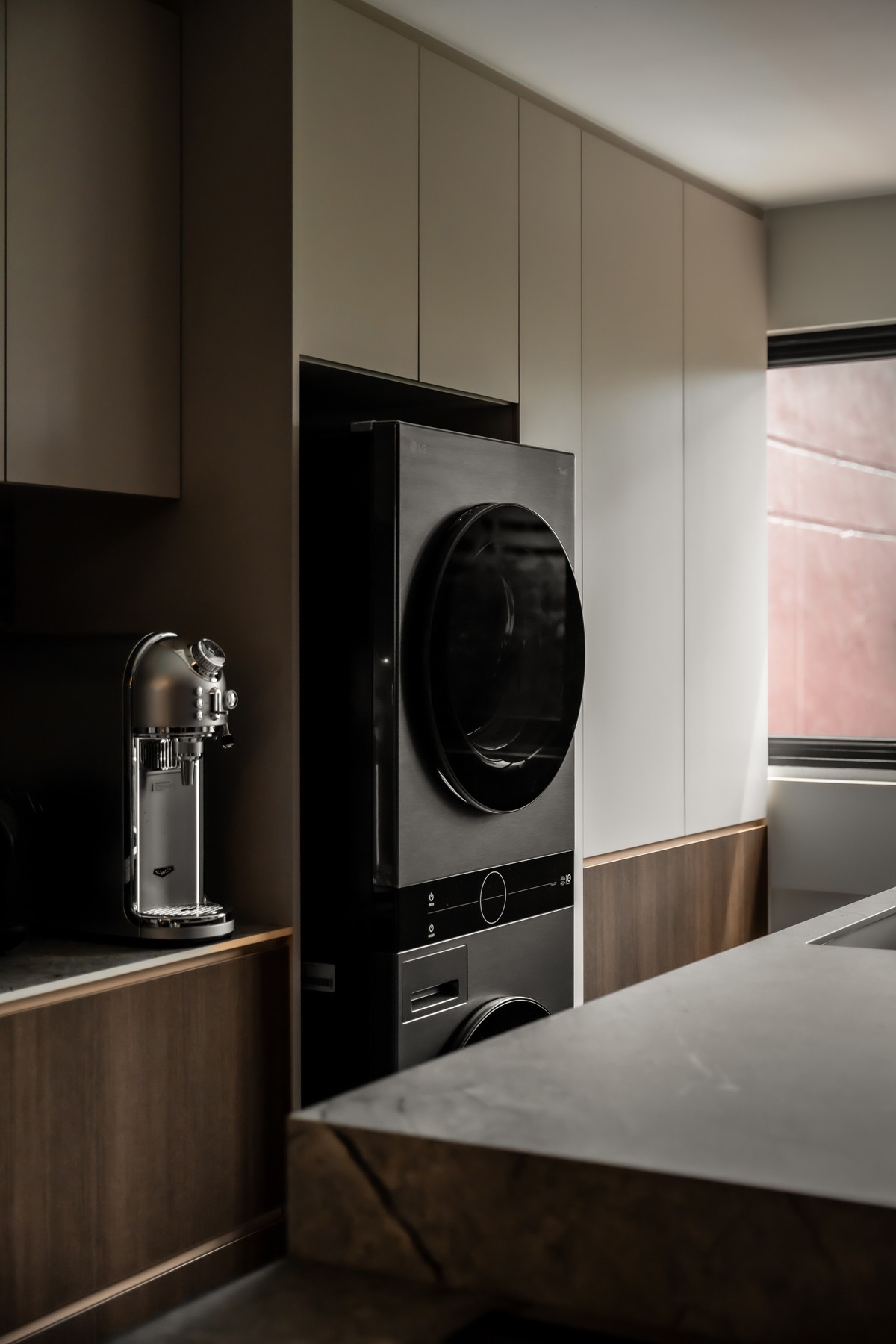 Contemporary Kitchen with Countertop and Kitchen Island