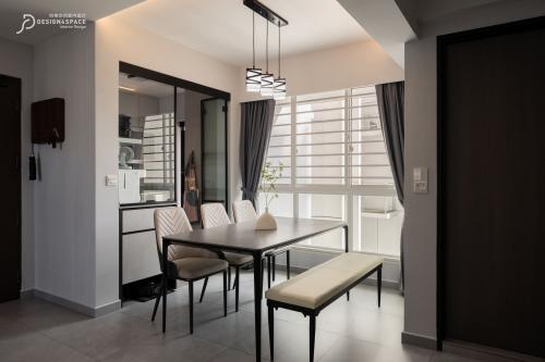 Modern Dining Room at Punggol Sapphire