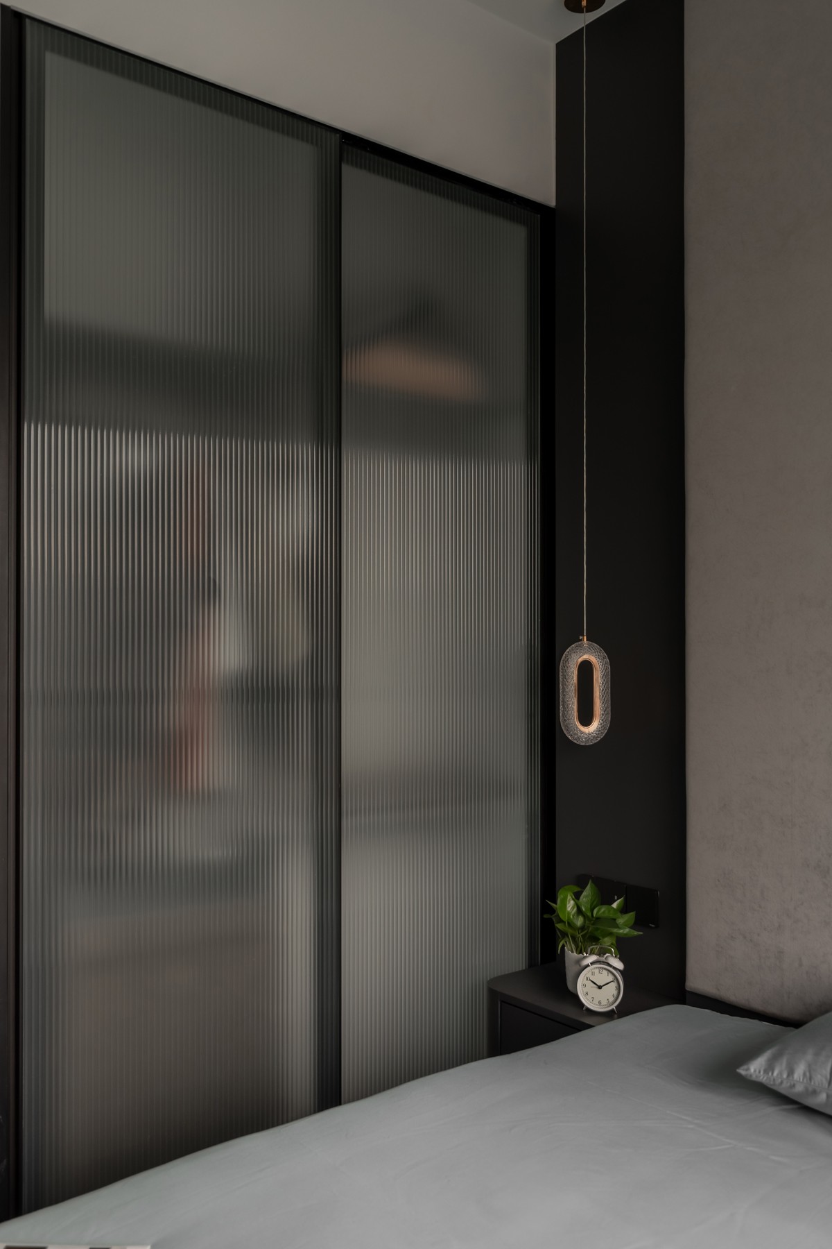 Modern Bedroom with Feature Wall and Wardrobe