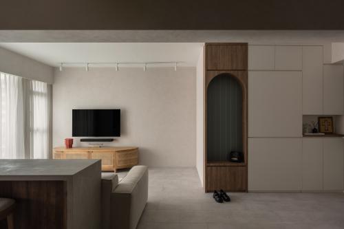 Minimalist Living Room at 684A Edgedale Plain