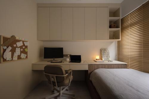 Minimalist Bedroom at 684A Edgedale Plain