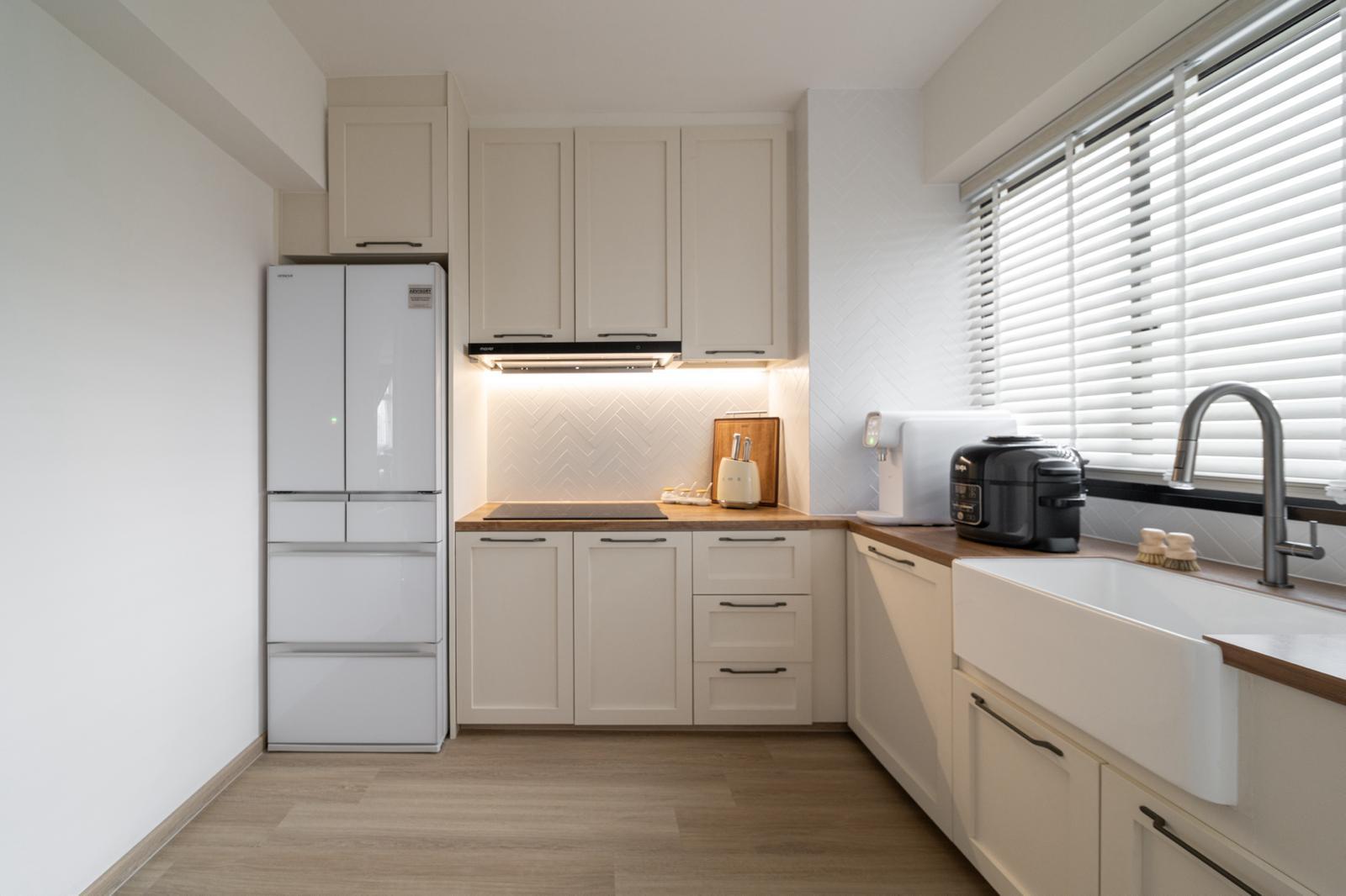 Scandinavian Kitchen with Countertop and Wood Flooring