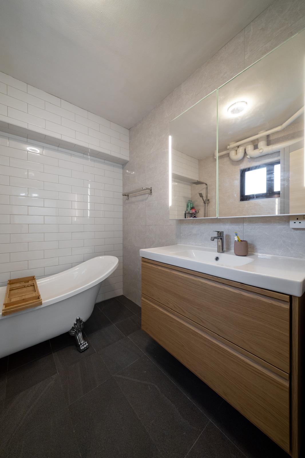 Scandinavian Bathroom with Mirror and Bathtub