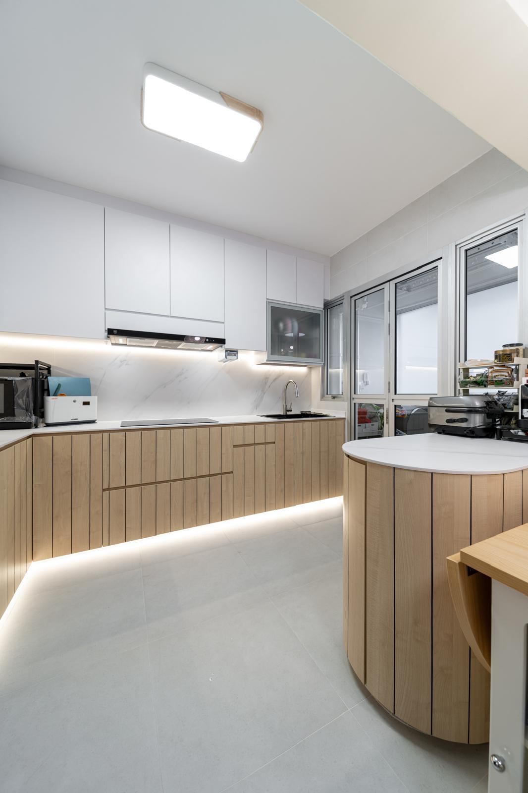 Contemporary Kitchen with Countertop and Homogeneous Tiles