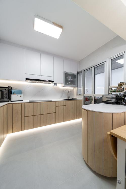 Contemporary Kitchen at Boon Lay Glade