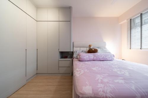 Contemporary Bedroom at Boon Lay Glade
