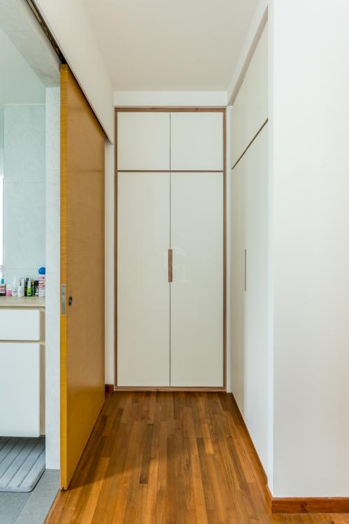Modern Walk-in Wardrobe at Tanah Merah Kecil