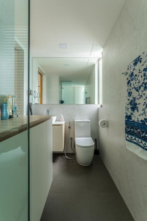 Modern Bathroom at Tanah Merah Kecil