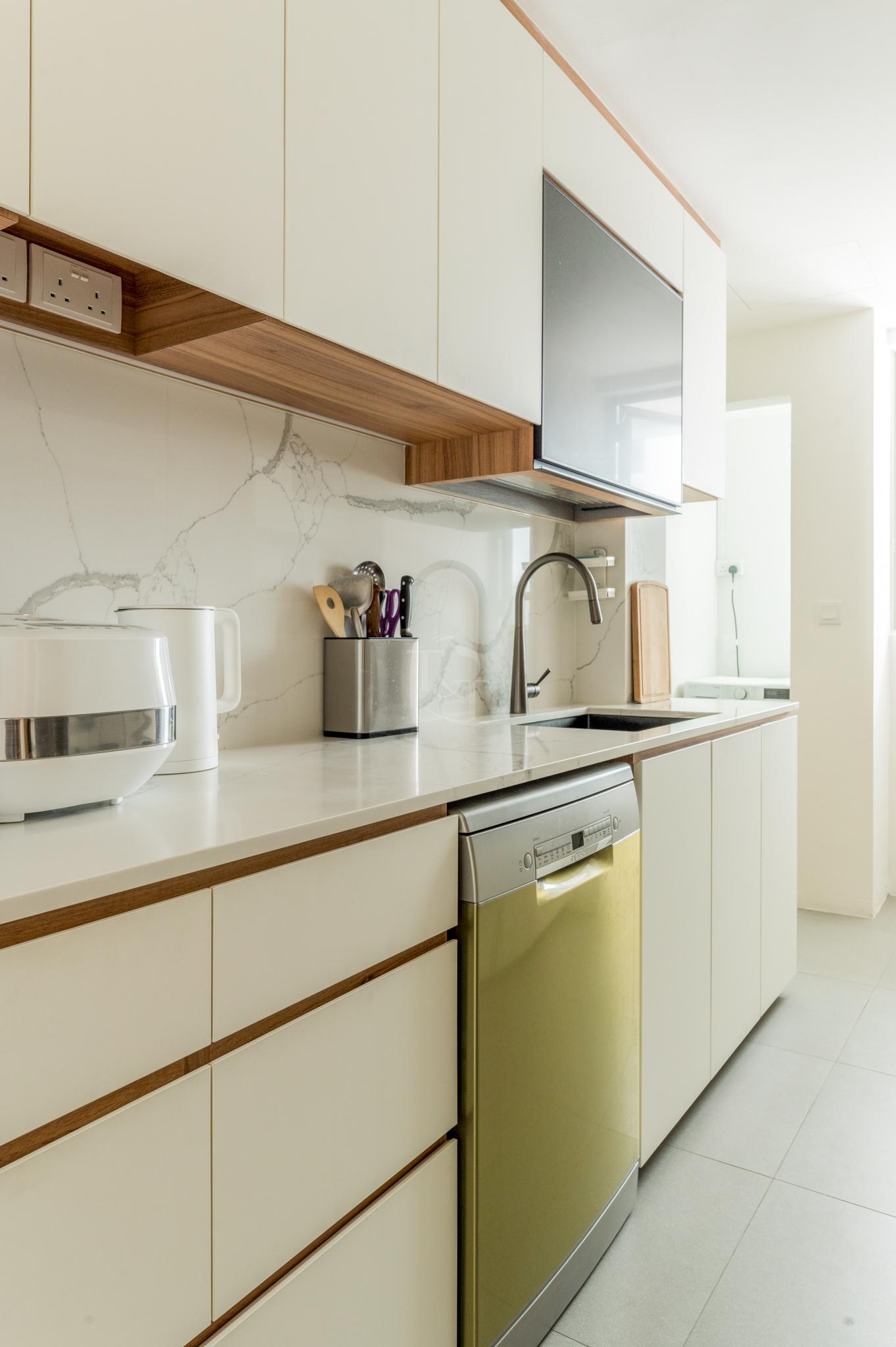 Modern Kitchen with Countertop and Homogeneous Tiles