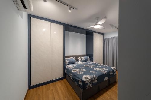 Contemporary Bedroom at 433B Northshore Drive