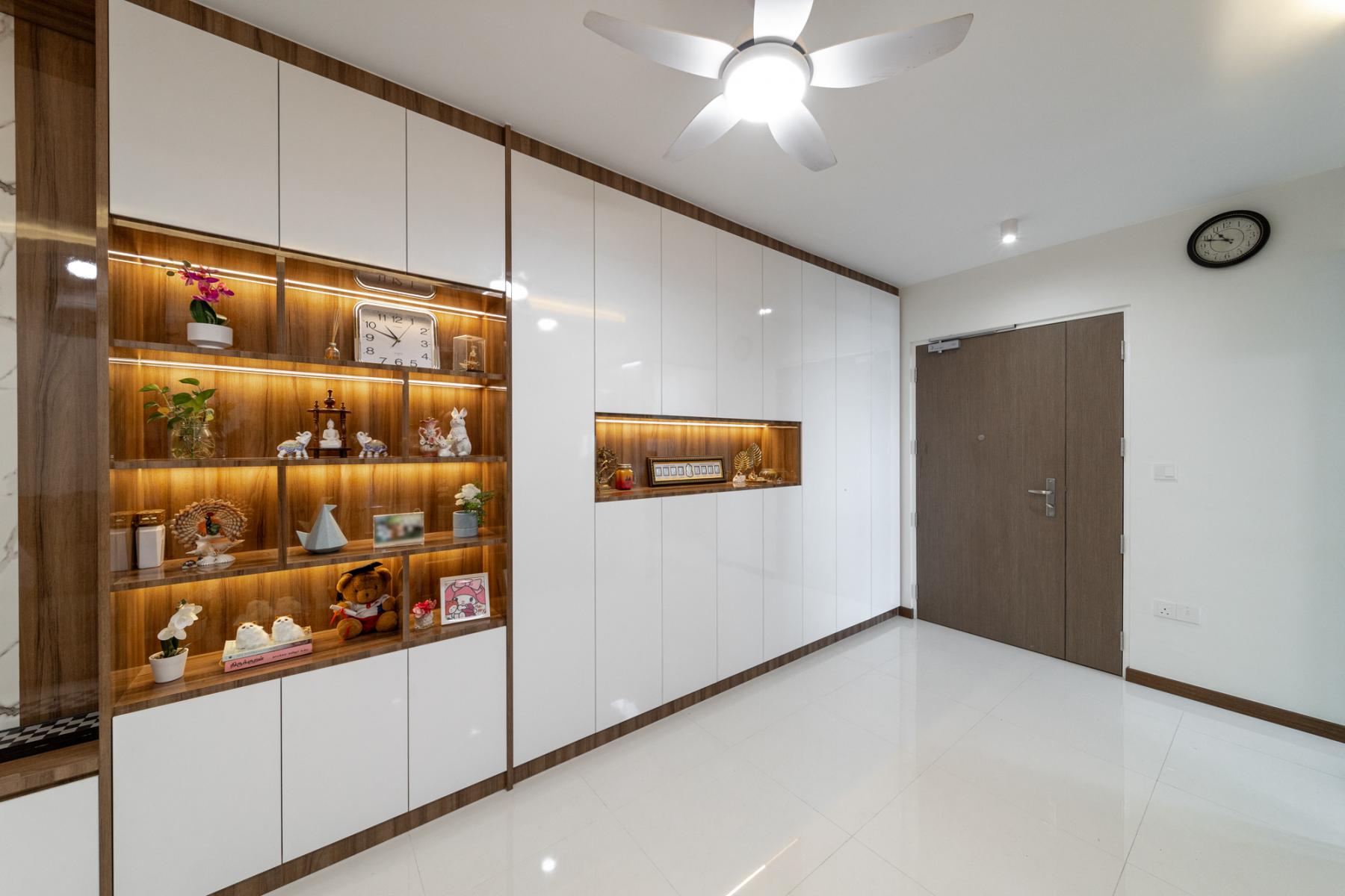 Contemporary Living Room with Bookshelf and Ceiling Fan