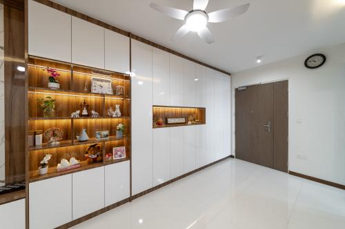 Contemporary Living Room at 433B Northshore Drive