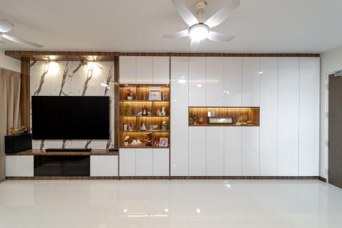 Contemporary Living Room at 433B Northshore Drive