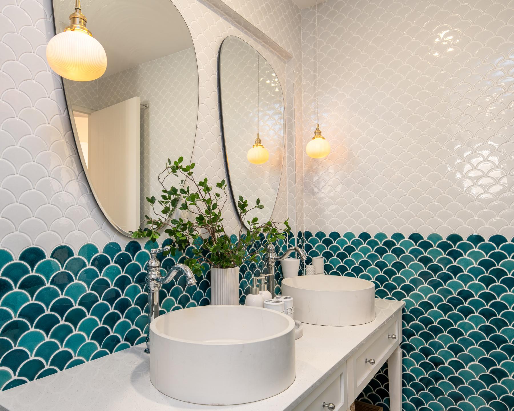 Transitional Bathroom with Mirror and Vanity Counter