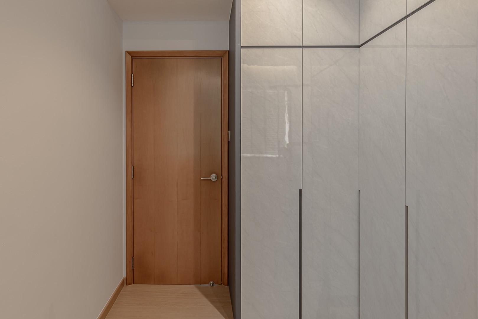 Contemporary Bedroom with Vinyl Flooring and Wardrobe