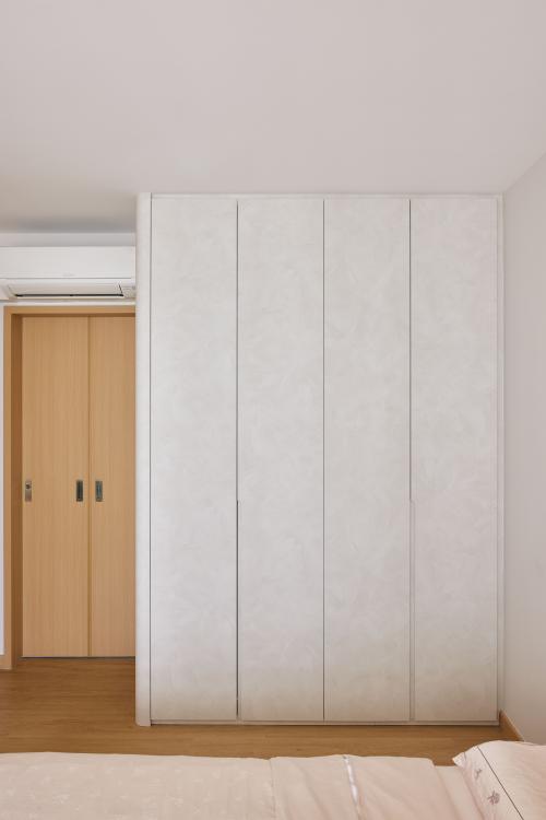 Modern Bedroom at 209B Clementi Rd