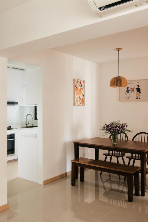 Modern Dining Room at 209B Clementi Rd