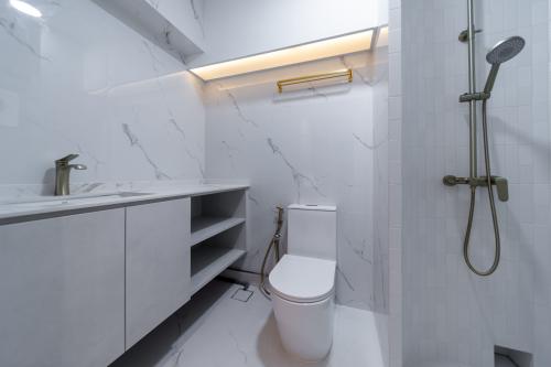 Modern Bathroom at 147 Rivervale Crescent