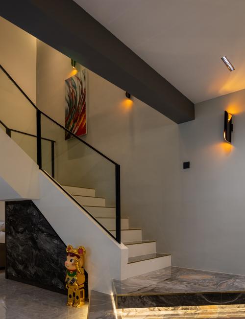 Modern Hallway at 121 Bukit Batok Central