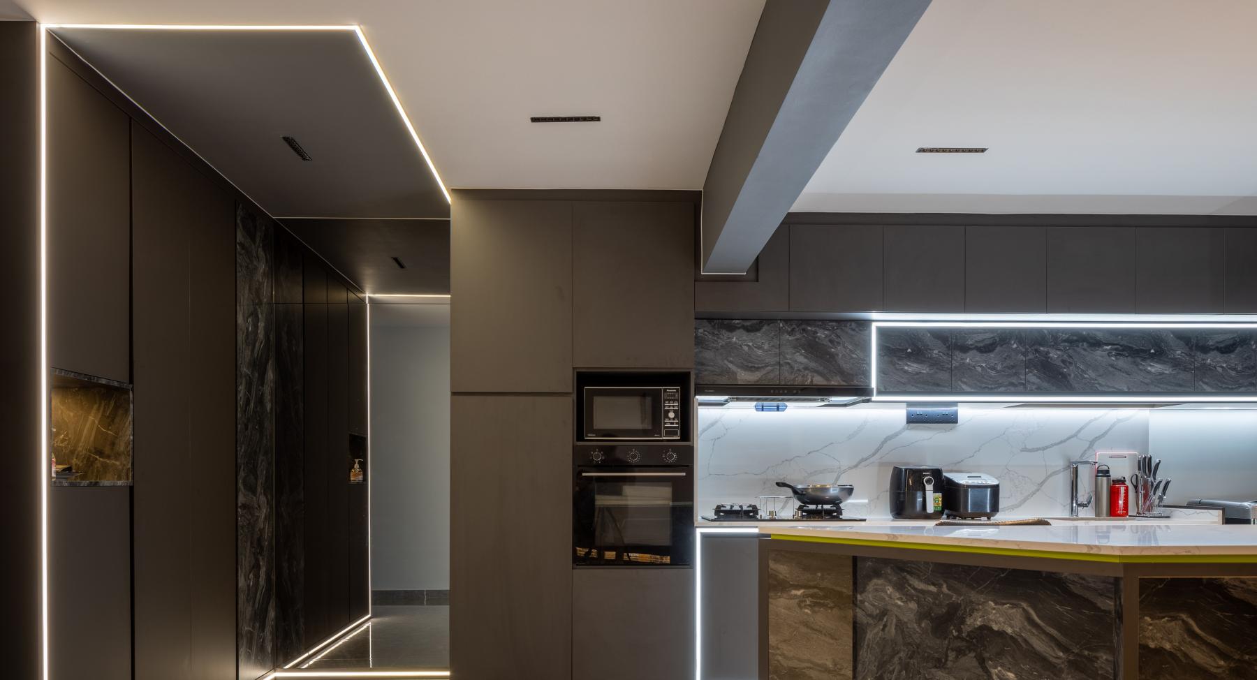 Modern Kitchen with Countertop and Kitchen Island