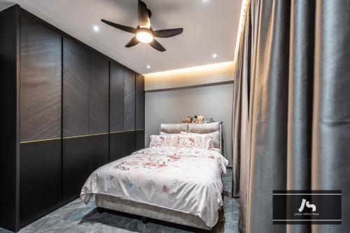 Modern Bedroom at 135 Lor Ah Soo