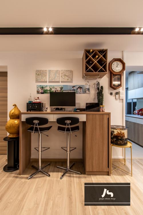 Scandinavian Workstation at 205A Compassvale Street