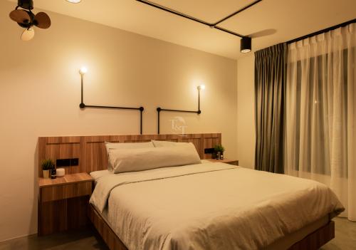 Contemporary Bedroom at Waterfront II @ Northshore