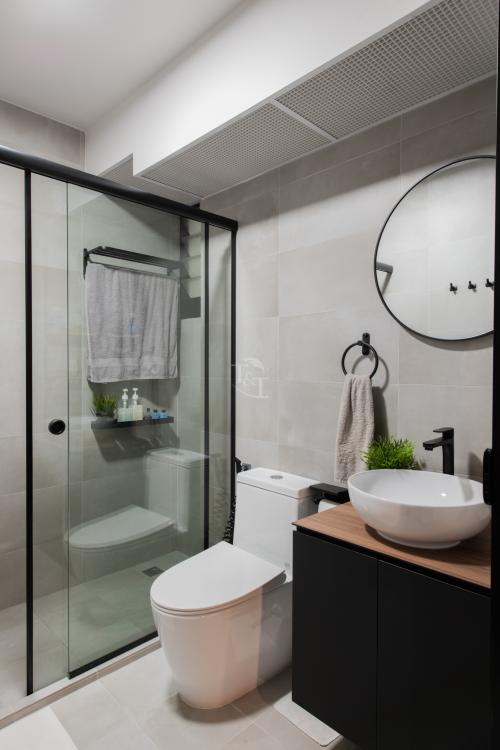 Contemporary Bathroom at Waterfront II @ Northshore