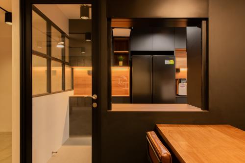 Contemporary Kitchen at Waterfront II @ Northshore