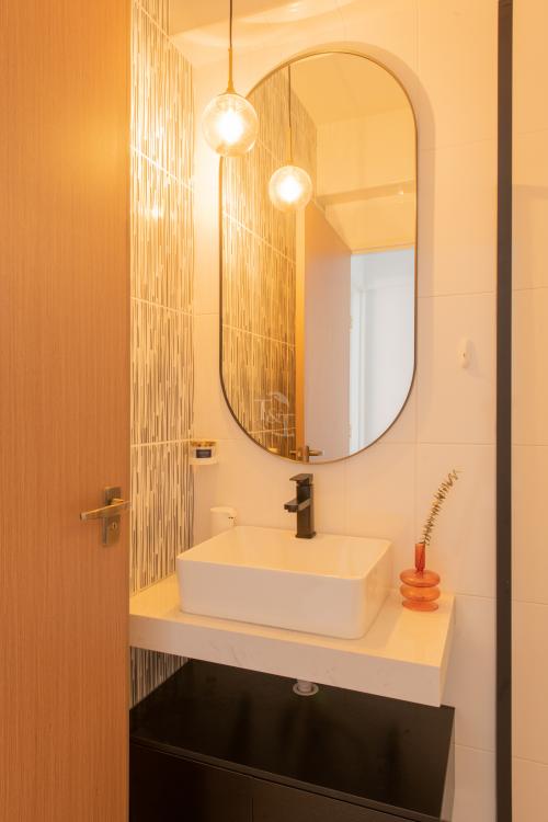 Minimalist Bathroom at Strathmore Avenue
