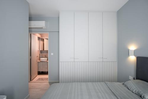 Modern Bedroom at Joo Seng